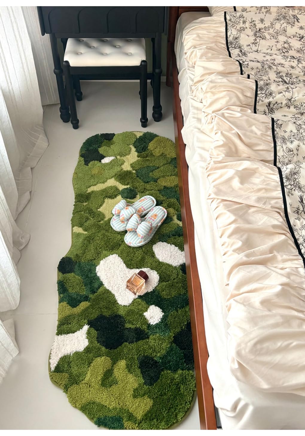 「Tuokus」ラグマット 変形ラグ80×50cm 苔風デザイン 立体パイル 厚手 植毛ラグ 柔らかい ふわふわ 防音 防滑TPR底 滑り止め付き 吸水性あり 床暖房対応 ベッドサイド 玄関 リビング 寝室用 洗濯可能 ZHRDTjia01C