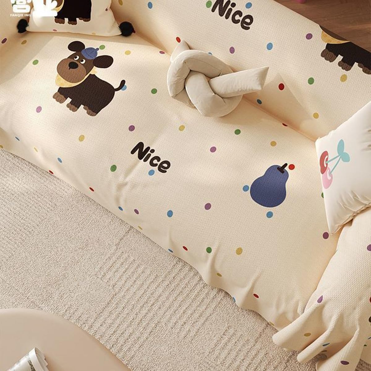 「Tuokus」ソファーカバー 180×180cm 2人掛け・3人掛け 肘付き 洗える ペットの引っかき傷防止 通気性 ふんわり おしゃれ 滑り止め付き 汚れ防止 防塵 オールシーズン対応 Sofajia63