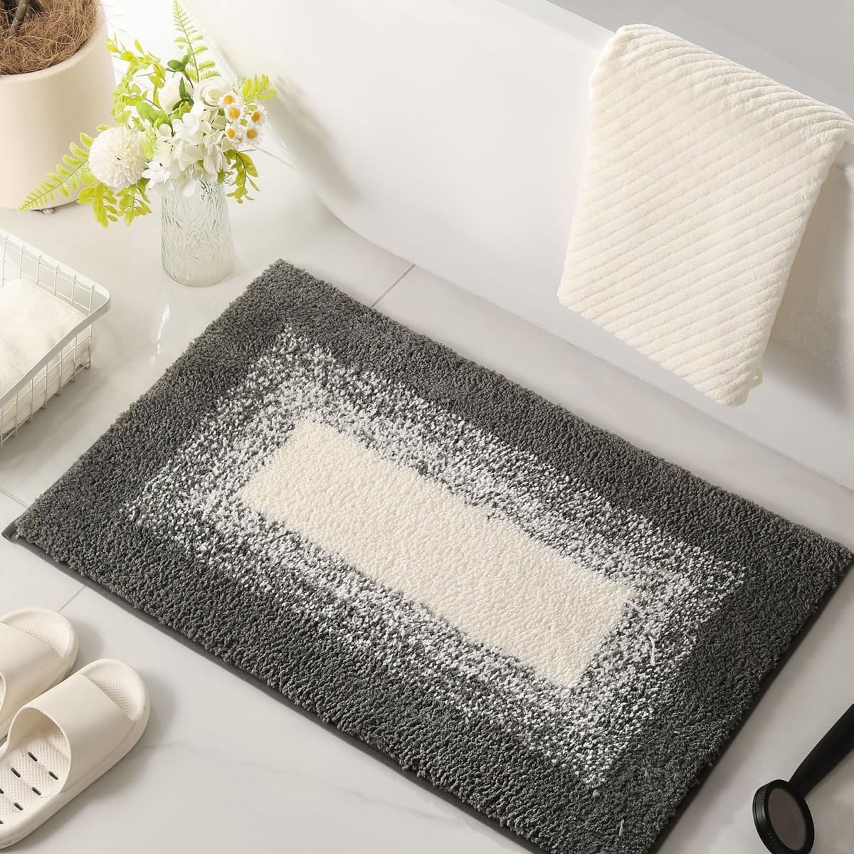 「Tuokus」バスマット 足拭きマット お風呂マット 玄関マット 吸水速乾滑り止め 風呂マット ふんわり 超厚い 吸水速乾 滑り止め ふわふわ 洗える 丸洗い可能 洗面所 脱衣所 浴室 キッチン 台所 TYSD67 40*60cm