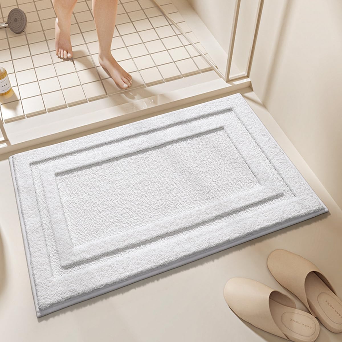 「Tuokus」バスマット 60×40cm 足拭きマット お風呂マット 玄関マット 吸水速乾滑り止め 風呂マット ふんわり 超厚い 吸水速乾 滑り止め ふわふわ 洗える 丸洗い可能 洗面所 脱衣所 浴室 キッチン 台所 TYSD58