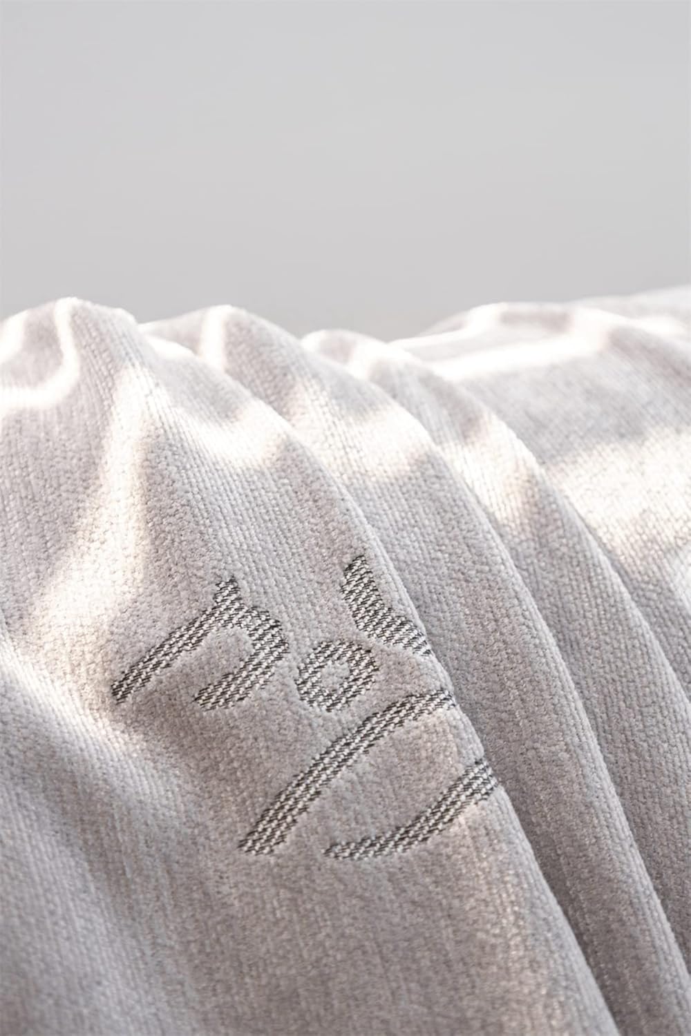 「Tuokus」ソファーカバー 肘付き 一人掛け 二人掛け 三人掛け 肘あり ソファパッド ソファカバー ペットの引っかき傷防止 クッション ソファー スリップ 洗える 防水 防塵 無地 大きいサイズ より厚く SFJ-17