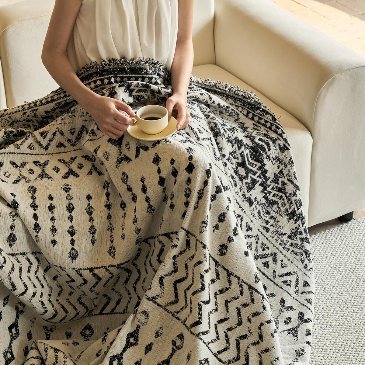 「Tuokus」ソファーカバー 180×180cm 2人掛け・3人掛け 肘付き 洗える ペットの引っかき傷防止 通気性 ふんわり おしゃれ 滑り止め付き 汚れ防止 防塵 オールシーズン対応 Sofajia60