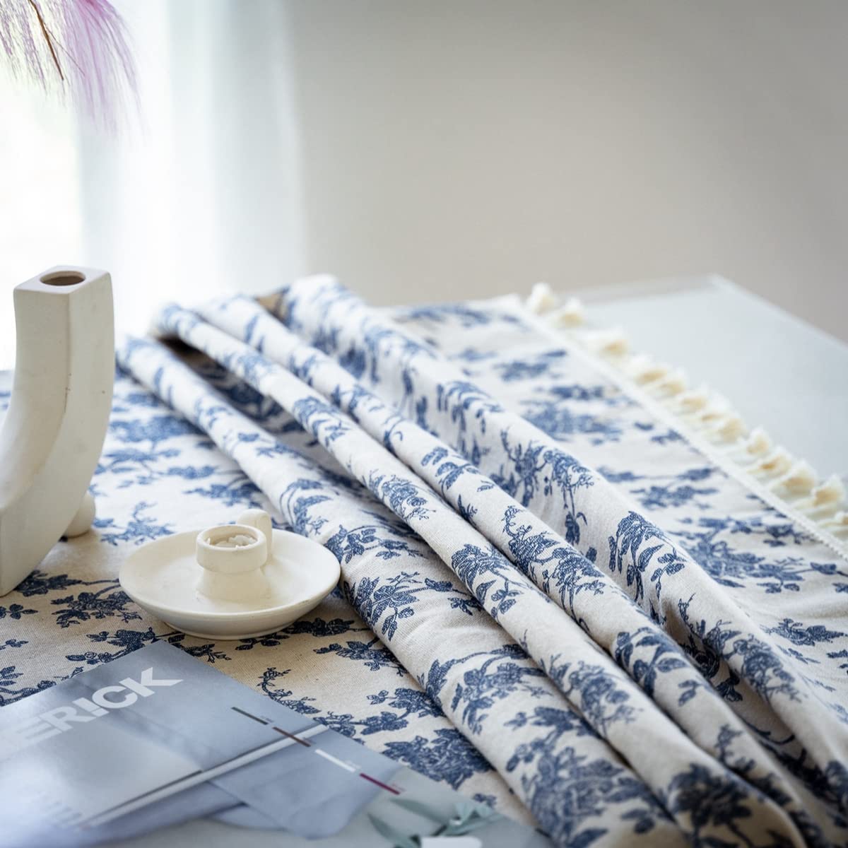 Tuokusテーブルクロス、和風、スタイリッシュ、長方形のテーブルカバー、耐金性、厚手、耐久性、コットリネン素材、コットンリネン素材、スカンジナビア、テーブルマット、正方形、ダイニングテーブルカバー、47.2 x 63.0インチ(120 x 160 cm)青い花 120 * 160cm