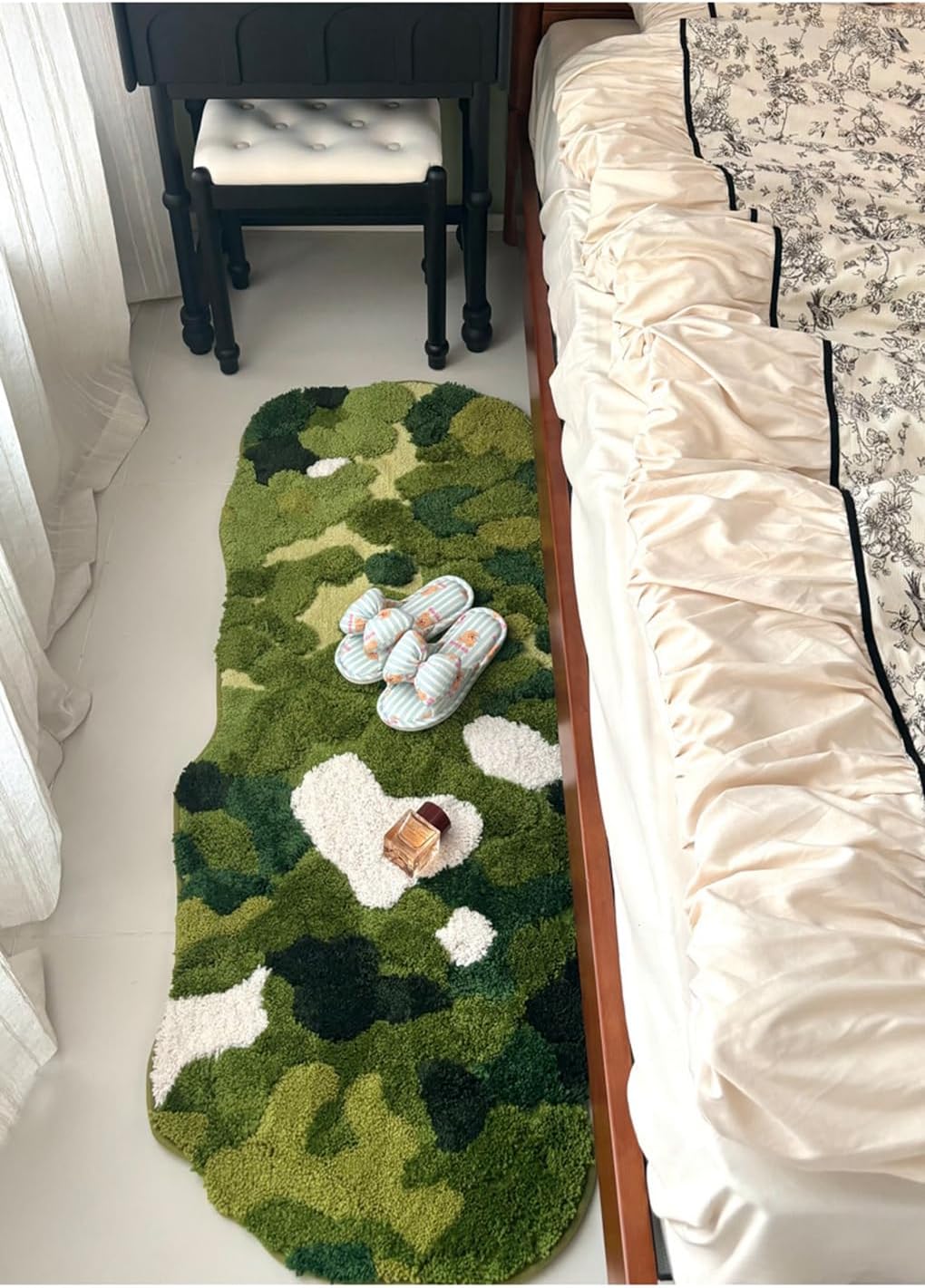 「Tuokus」ラグマット 変形ラグ80×50cm 苔風デザイン 立体パイル 厚手 植毛ラグ 柔らかい ふわふわ 防音 防滑TPR底 滑り止め付き 吸水性あり 床暖房対応 ベッドサイド 玄関 リビング 寝室用 洗濯可能 ZHRDTjia01C